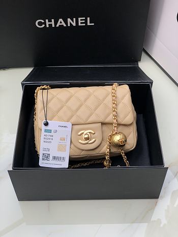 Chanel Flap Bag Lambskin Beige 17cm