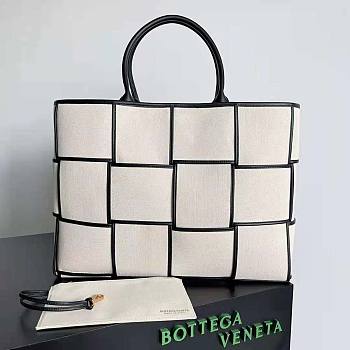 Bottega Veneta Large Arco Tote Bag Natural/Black 46x34x12cm