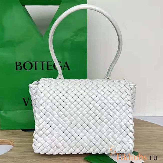 Bottega Veneta Patti Top Handle Bag in Lambskin White 24x20x12cm - 1