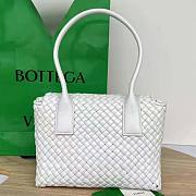 Bottega Veneta Patti Top Handle Bag in Lambskin White 24x20x12cm - 6