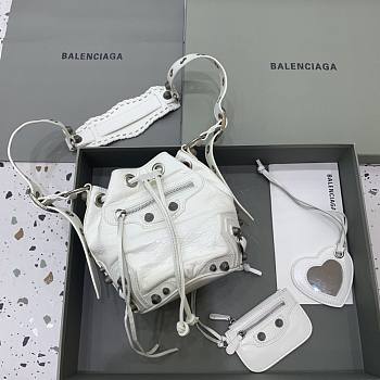 Balenciaga Le Cagole XS Bucket Bag In White 19.8x17.8x15cm