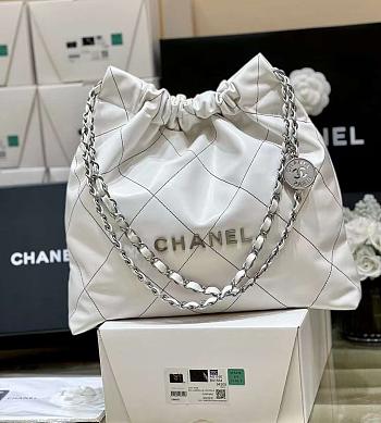 Chanel 22 Medium Handbag Contrast Stitching 39x42x8cm