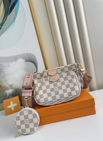 Louis Vuiiton LV Multi Pochette Accessoires White 25cm