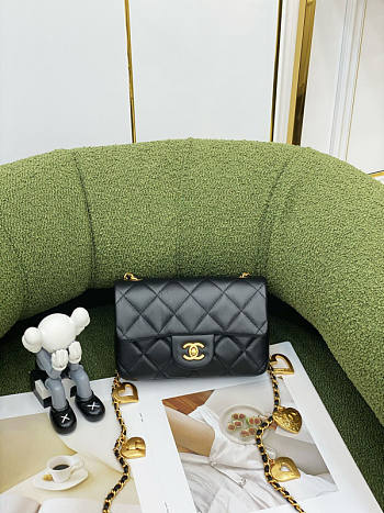 Chanel Mini Flap Bag Black Lambskin Gold 20x14x8cm