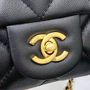 Chanel Mini Flap Bag Black Lambskin Gold 20x14x8cm - 3