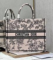 Dior Large Book Tote Powder Pink Jardin Botanique Embroidery 42 x 35 x 18.5 cm - 1