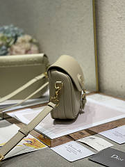 Dior Medium Bobby Beige Grained Calfskin Bag 22 x 17 x 6 cm - 2