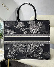 Dior Large Book Tote Black Latte Toile de Jouy Zodiac 42 x 35 x 18.5 cm - 4