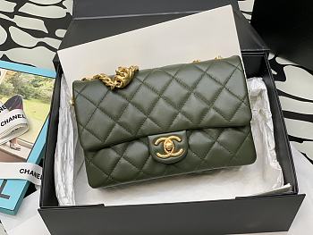 Chanel Flap Bag Lambskin Khaki Green Gold 22x13x4.5cm