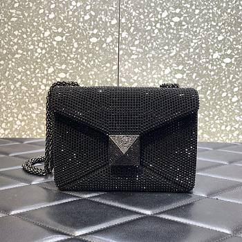 Valentino One Stud Embroidered Bag with Chain Black 19x14x11cm