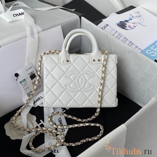 Chanel Vanity Case Calfskin & Gold-Tone Metal White 15x20.5x10.5cm - 1