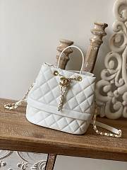 Chanel Bucket Bag White Caviar Gold 20cm - 1