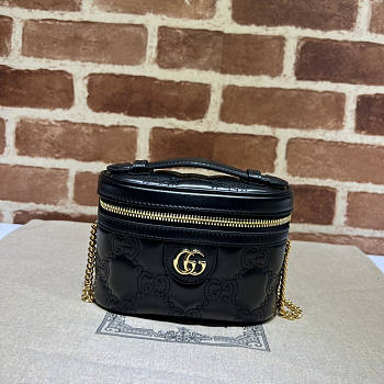 Gucci GG Matelassé Top Handle Mini Bag Black 16x10.5x5cm
