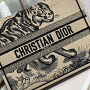 Dior Medium Book Tote Brown and Black Tiger 36 x 27.5 x 16.5 cm - 2