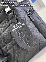 Louis Vuitton LV Discovery Backpack Black 30 x 40 x 20 cm - 2