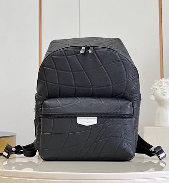 Louis Vuitton LV Discovery Backpack Black 30 x 40 x 20 cm