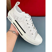 Dior B23 Low Top Oblique in White - 2