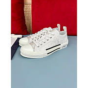 Dior B23 Low Top Oblique in White - 3