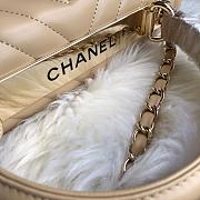 Chanel Top Handle Trendy Chevron Beige 25x17x12cm - 2