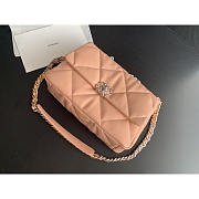 Chanel 19 Leather Handbag Pink 26x16x9cm - 5