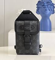 Louis Vuitton LV Saumur Slingbag Black 13x18x3.5cm - 1