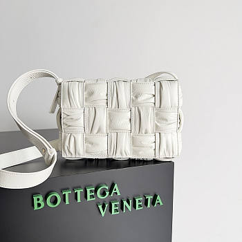 Bottega Veneta Cassette White 23x15x5.5cm