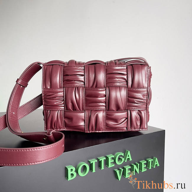 Bottega Veneta Cassette Red Wine 23x15x5.5cm - 1