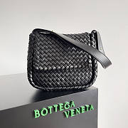 Bottega Veneta Cobble Shoulder Black Bag 27x20x9cm - 1