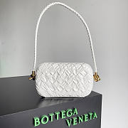 Bottega Veneta Knot Minaudiere On Strap White 20x12x5.5cm - 1