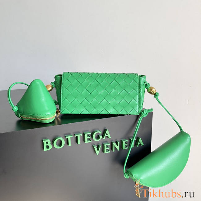 Bottega Veneta Pouch On Strap Green 18x9x8cm - 1