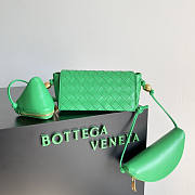 Bottega Veneta Pouch On Strap Green 18x9x8cm - 1