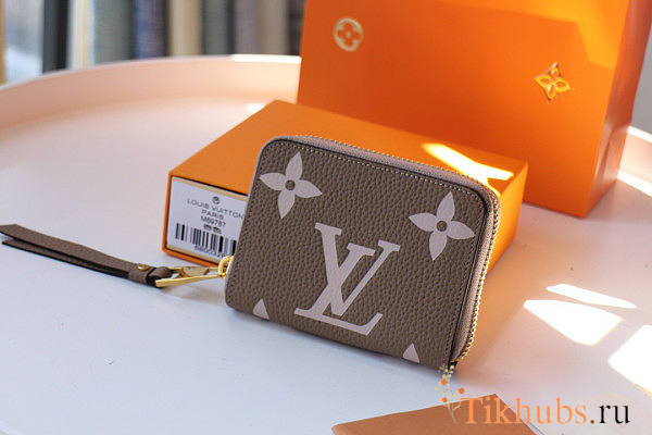 Louis Vuitton LV Zippy Coin Purse Grey 11x8.5x2cm - 1