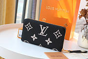 Louis Vuitton LV Zippy Wallet Black and Beige 19.5x10cm - 1