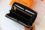 Louis Vuitton LV Zippy Wallet Black and Beige 19.5x10cm - 2