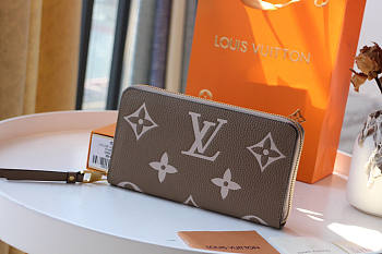 Louis Vuitton LV Zippy Wallet Grey 19.5x10cm