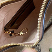 Gucci Half-Moon-Shaped Mini Bag With Interlocking G 22x12.5x5cm - 6