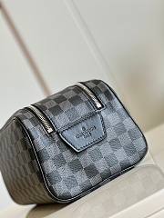 Louis Vuitton LV Damier Toilet Dopp Kit Pouch 28 x 15 x 16.5 cm - 6