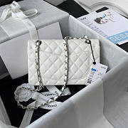 Chanel Flap Bag White Caviar Silver 23cm - 2