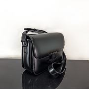 Celine Triomphe Bag In Shiny Calfskin All Black 22x16.5x7cm - 2