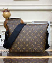 Louis Vuitton LV Magnetic Messenger Brown 31.5 x 22 x 8 cm - 4