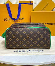 Louis Vuitton LV Dopp Kit Toilet Pouch Green 28x15x16cm - 1