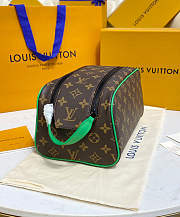 Louis Vuitton LV Dopp Kit Toilet Pouch Green 28x15x16cm - 4