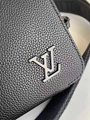 Louis Vuitton LV Alpha Wearable 18.5x11x6.5cm - 2