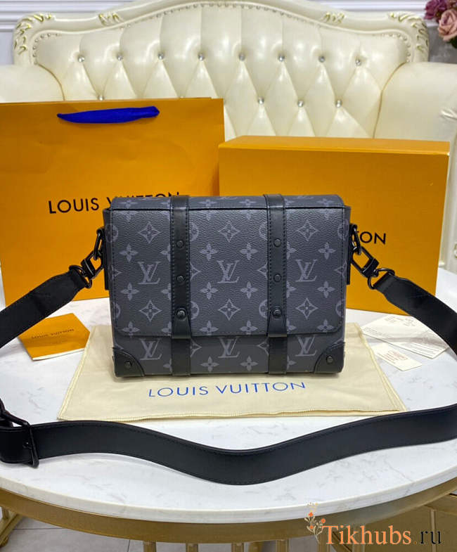 Louis Vuitton LV Trunk Messenger Black 24cm - 1