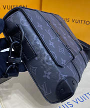 Louis Vuitton LV Trunk Messenger Black 24cm - 2