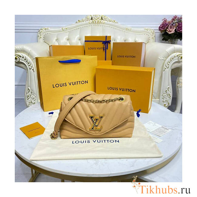 Louis Vuitton LV New Wave Chain Bag Arizona Beige 24 x 14 x 9 cm - 1