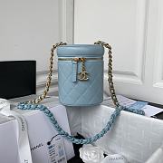 Chanel New Round Bucket Bag Blue 16x13x11cm - 1