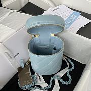 Chanel New Round Bucket Bag Blue 16x13x11cm - 3