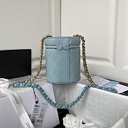 Chanel New Round Bucket Bag Blue 16x13x11cm - 2