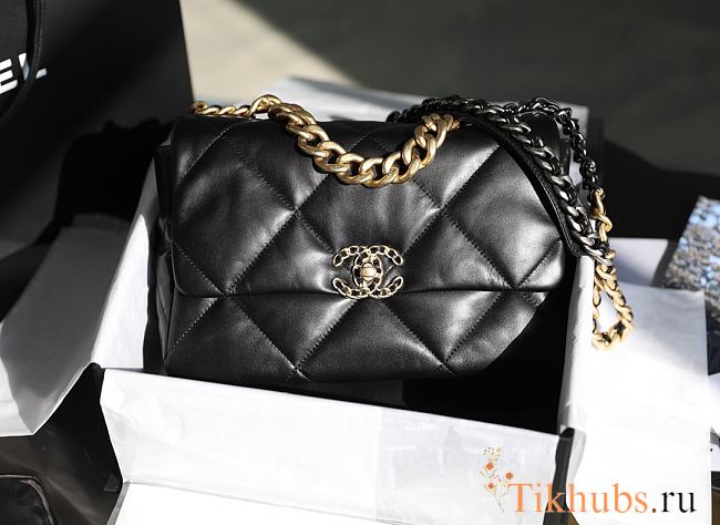 Chanel 19 Flap Bag Black Lambskin Gold 30x20x10cm - 1